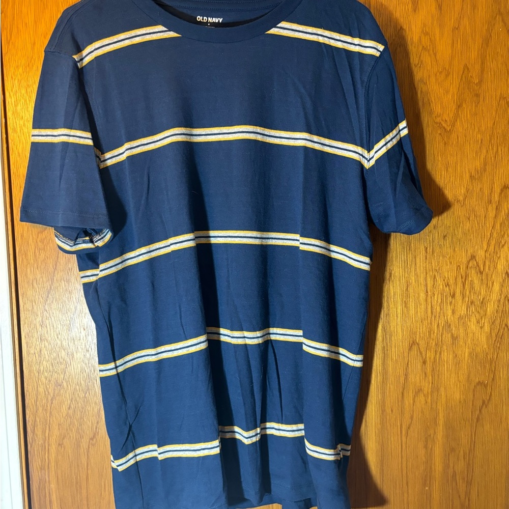 Men’s small Old navy Tee